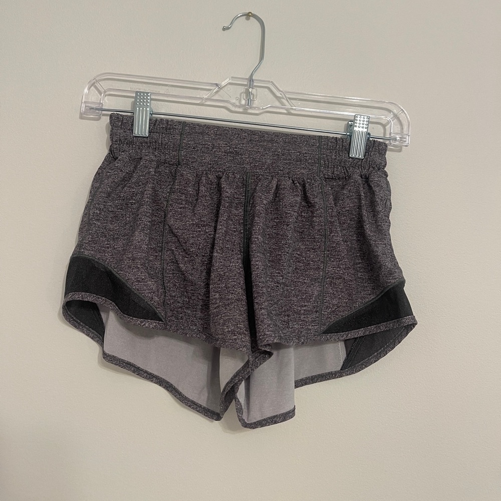 Lululemon Hotty hot low rise lined shorts 2.5”